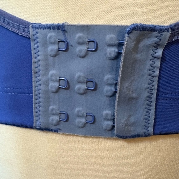 Lululemon Royal Blue Tata Tamer Supportive Bra with Sweetheart Neckline Size 36D - Picture 6 of 10